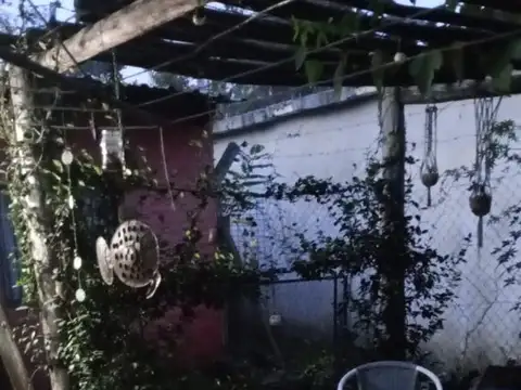 Casa 4 ambientes con 1 baño