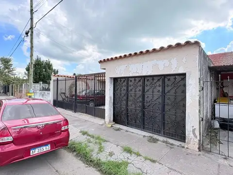 Zona Sur. B° Santa Ana. Pasaje 18. Casa 800