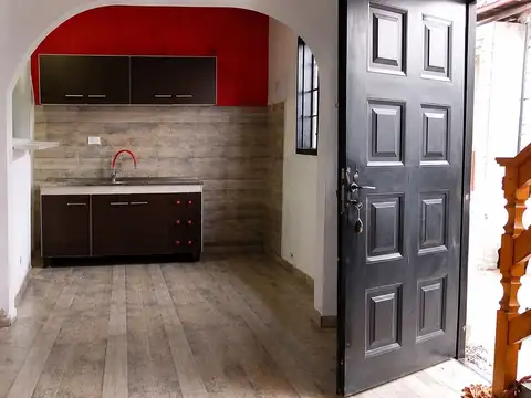 Depto Tipo Casa en Alquiler en Lourdes, $ 880.000