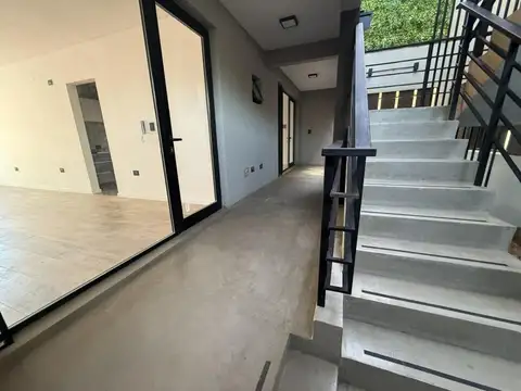 Oficina en Alquiler en Berazategui, $ 800.000