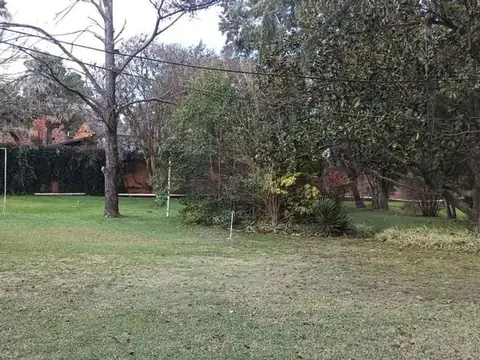 Casa 8 ambientes con 6 baños