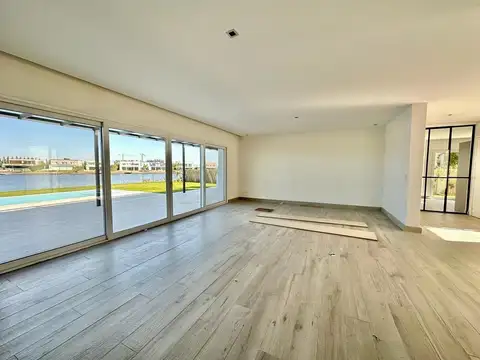 Casa en Alquiler en Barbarita, USD 7.000