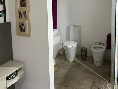 Casa 2 ambientes con 2 baños