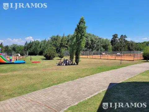 Av de los Lagos San Matias Lote 90.000 PG