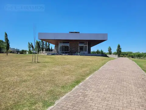 Terreno en Venta 21  mts Fondo