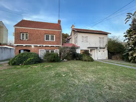 IMPORTANTE FRACCION AVENIDA ESPORA ADROGUE