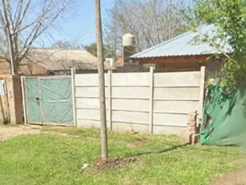 Casa en Alquiler con 2 cocheras
