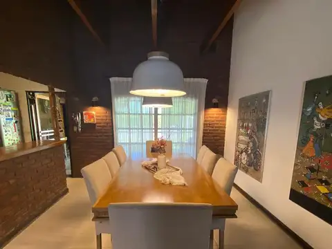 Casa 6 ambientes con 3 baños