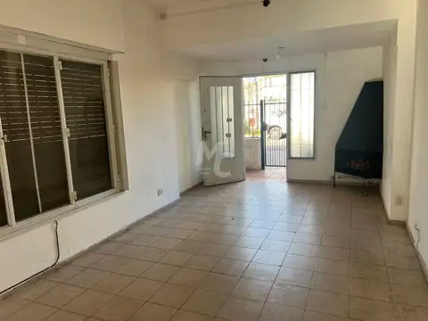 Depto Tipo Casa en Alquiler de 3 ambientes