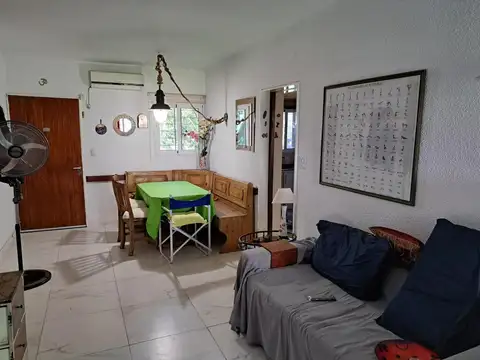 Casa 2 ambientes con 1 baño