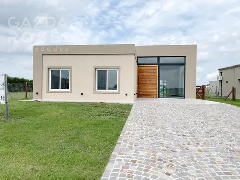 venta casa con piscina en Barrio San Felipe