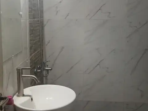 ALQUILER. 2 AMBIENTES Y MEDIO. BALCÓN. AMOBLADO. IDEAL ESTUDIANTES