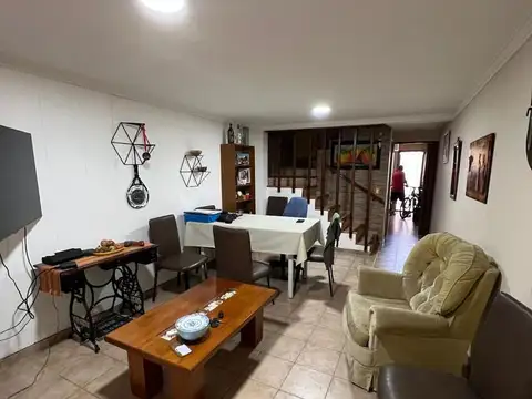 Depto Tipo Casa en Venta de 3 ambientes