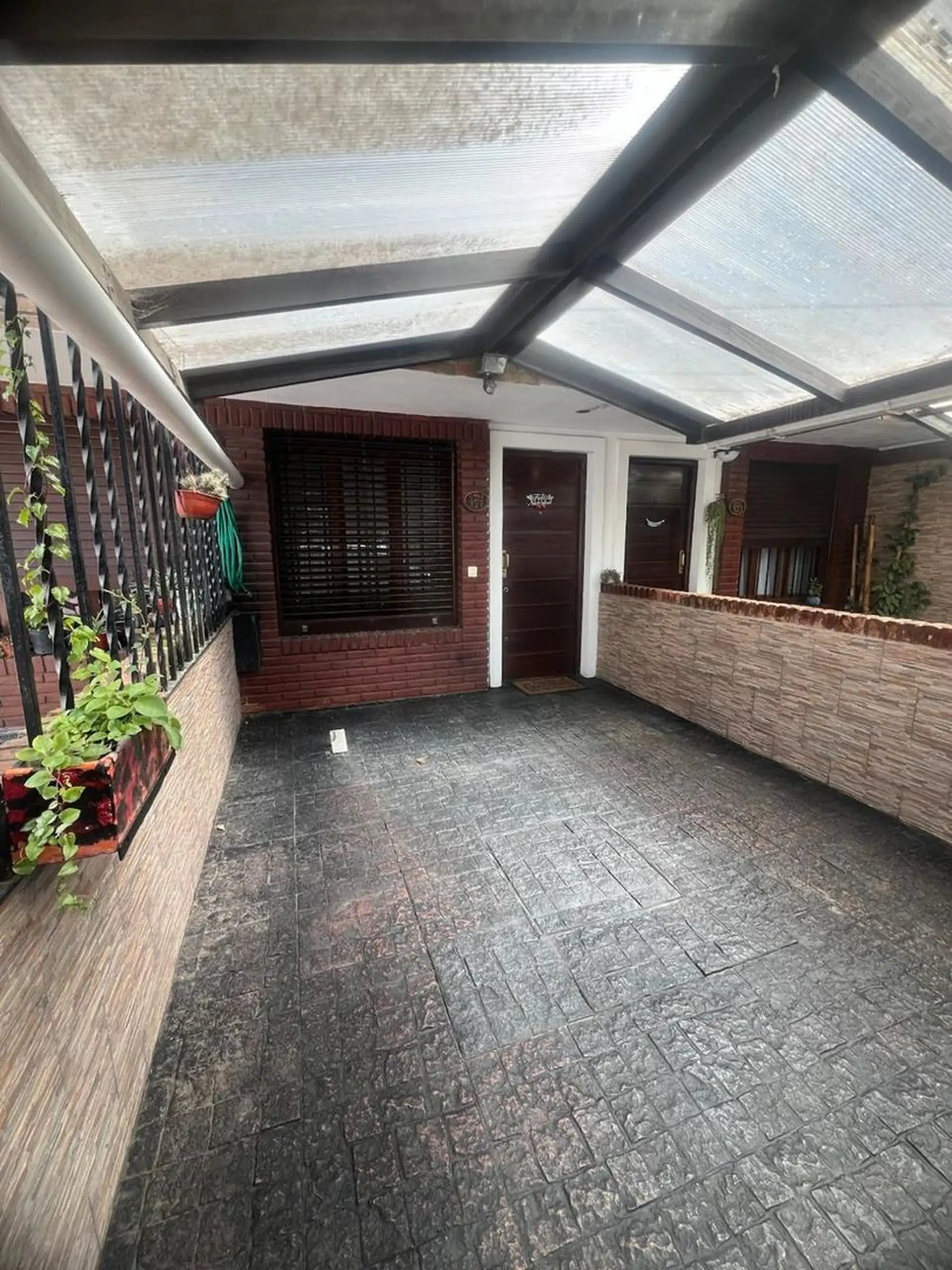 EN VENTA excelente duplex 3 amb /cochera y patio