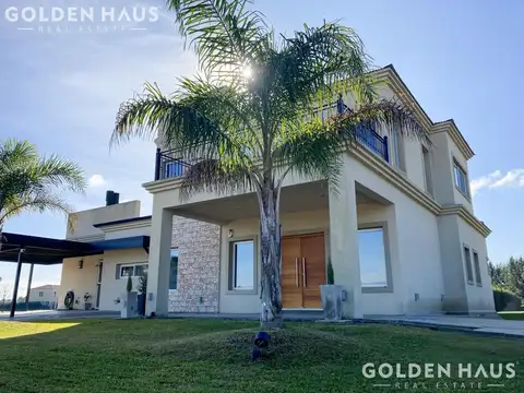 Casa en  5 AMBIENTES EN VENTA LA PROVIDENCIA GOLF