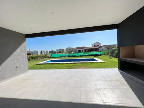 Casa en Venta en Haras Santa Maria, USD 280.000