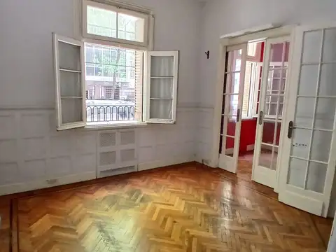 Venta Departamento 3 dormitorios con patio Recoleta