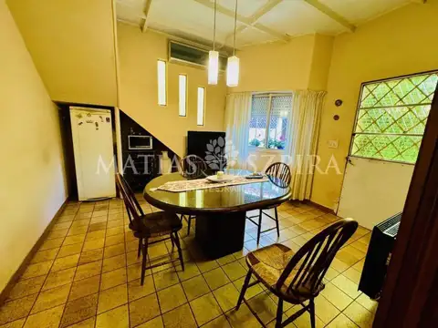 Casa en Venta con 2 cocheras