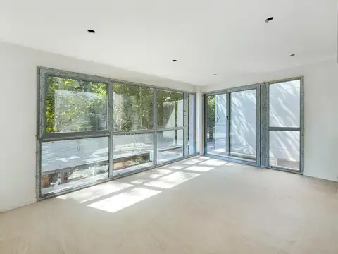 Semipiso de dos ambientes al frente con balcón, a estrenar con amenities