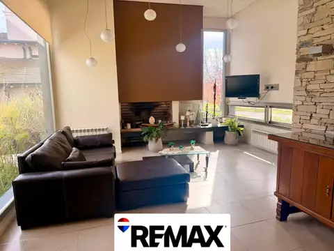 Casa 4 ambientes con 3 baños
