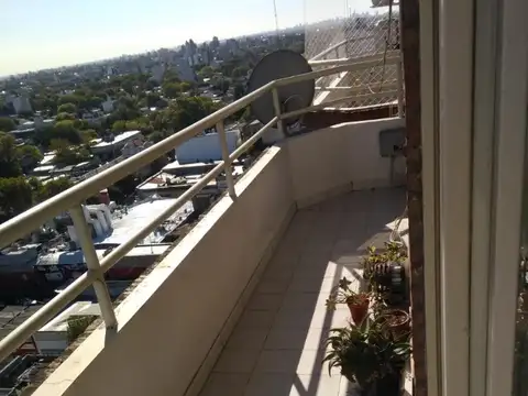 HYrigoyen 700, Piso 14