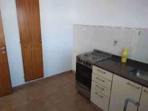 Departamento en Alquiler en Quilmes, $ 600.000