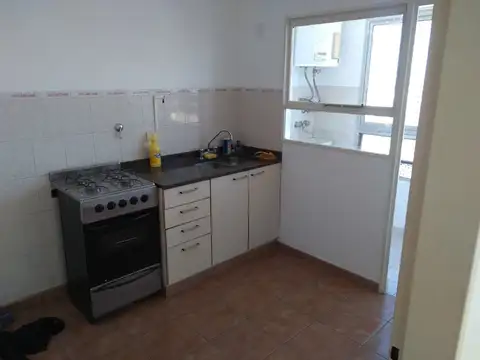 HYrigoyen 700, Piso 14