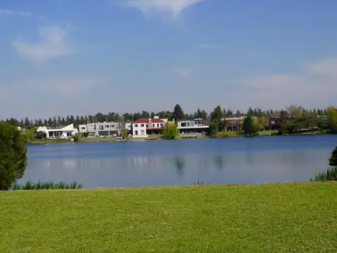 Lote en venta a la laguna en Santa Teresa