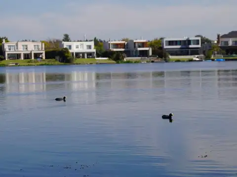 Lote a la Laguna Barrio Santa Teresa