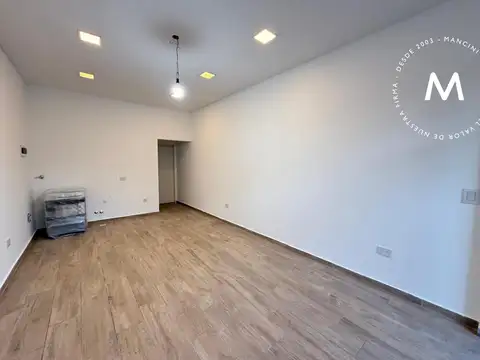 Oficina en Alquiler en Villa Ballester, $ 600.000