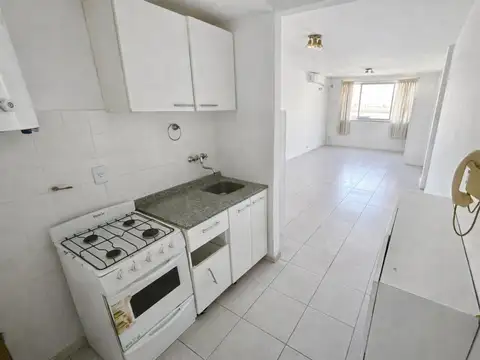 MONOAMBIENTE DIVISIBLE - FRENTE- PISO QUINTO - A MTS AV ENTRE RIOS