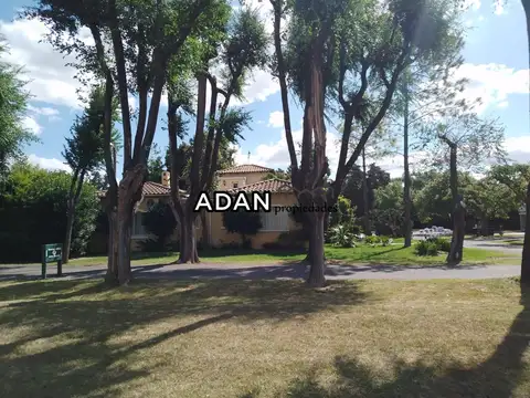 Excelente Lote Central de 1930m2 en Barrio Cerrado La Otilia - Bajas Exp - Exc. Ubicacion