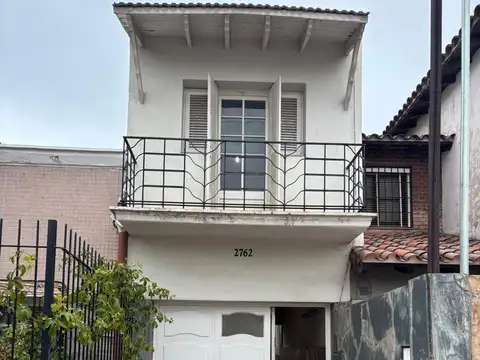 Alquiler casa 3 dormitorios y 1 baño 6ta. Sección