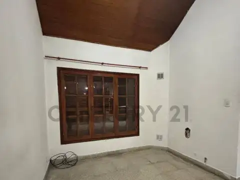 Casa en Alquiler en Los Hornos, $ 800.000
