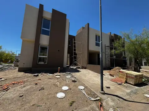 Casa en Venta 1 año