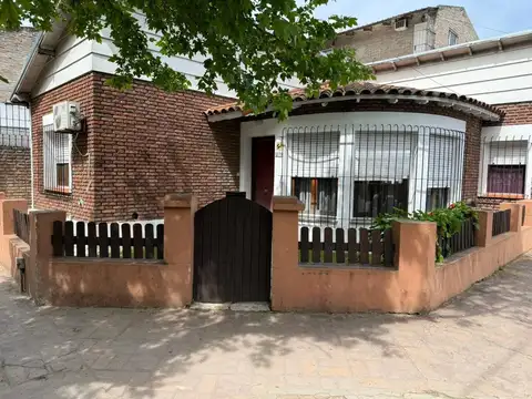 Venta de Casa 5 ambientes en Pilar Centro