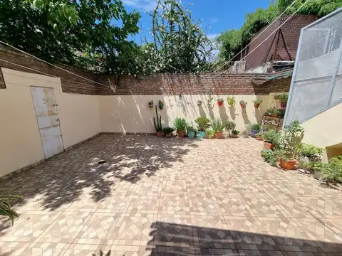 Venta Casa 2 dormitorios patio y cochera Echesortu Rosario