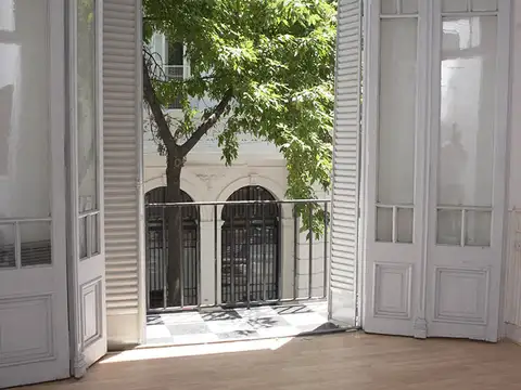 PH de Estilo 130 m² 3 Ambientes Más Escritorio con Balcón Zona Monserrat / Congreso