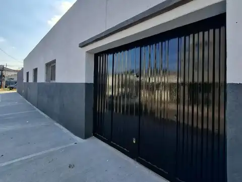 Excelente Galpón Zona Industrial a estrenar