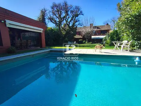Casa en Venta con 4 cocheras