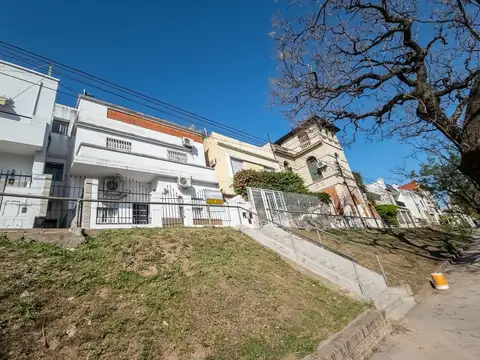 Av. Pellegrini 31