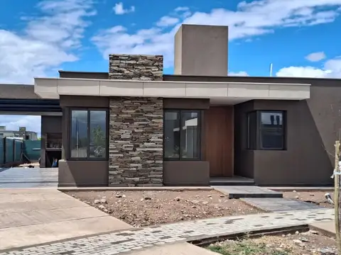 Venta Casa Lomas del Torreón Maipu Mza a estrenar