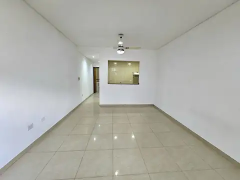MONOAMB EN PLANTA BAJA CON PATIO EN VILLA BALLESTER CENTRO