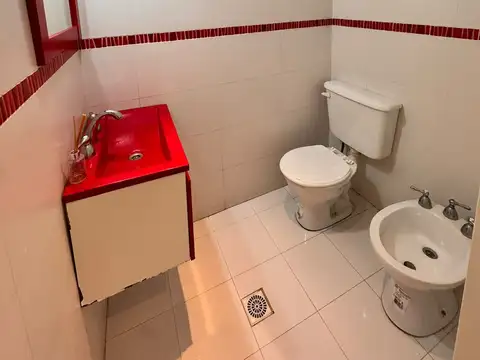 Casa en Alquiler con 1 cochera