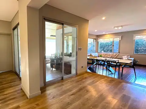 ALQUILER - Casa 4 Dormitorios y Comodín - Funes Hills San Marino.