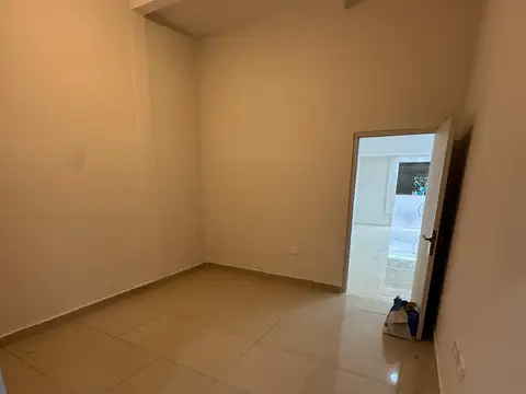 Local en Alquiler en Ramos Mejia, $ 1.800.000