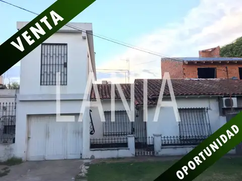 CASA EN LOTE PROPIO :: APTO CREDITO :: COCHERA :: 2 DORMITOR