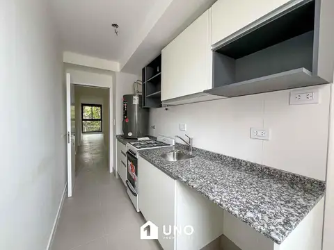 Santiago y Av. Pellegrini - Dpto de 2 Dormitorios Externo. Posibilidad cochera.