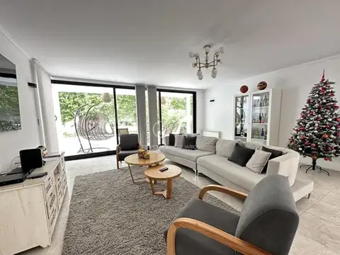 Jorge Newbery 5005, Mar Del Plata, Buenos Aires, Argentina.