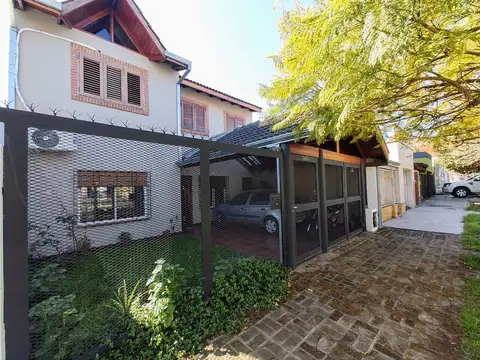 Casa 5 amb en Quilmes Oeste c patio ACEPTA PERMUTA